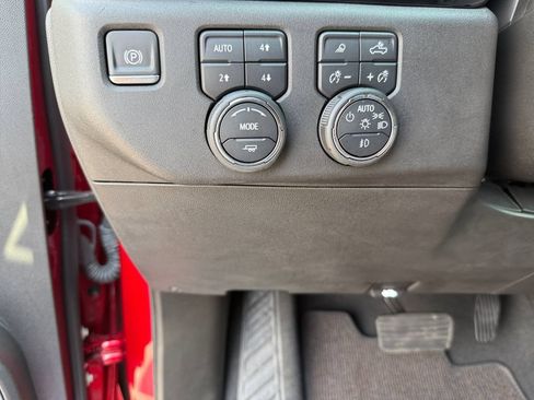 Used 2024 Chevrolet Silverado 1500 High Country w/ Z71 Off-Road Package AWD/4WD image 25