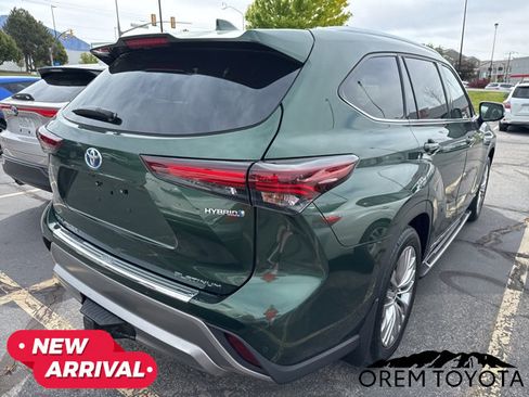 Used 2024 Toyota Highlander Platinum AWD/4WD image 17