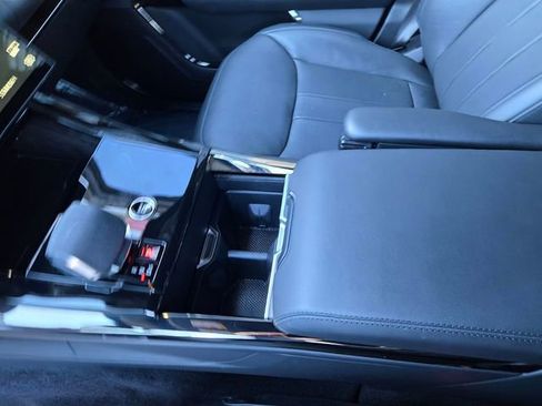 Used 2024 Land Rover Range Rover Sport SE image 21