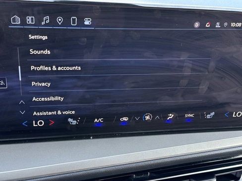 Used 2024 Chevrolet Traverse LT FWD image 27
