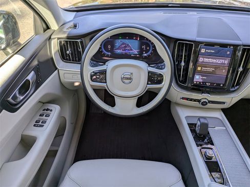 Certified 2024 Volvo XC60 B5 Plus image 14