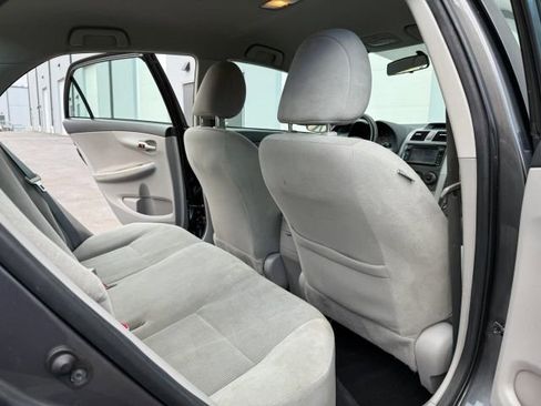 Used 2013 Toyota Corolla image 18