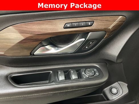 Used 2019 GMC Terrain Denali w/ Advanced Safety Package AWD/4WD image 9