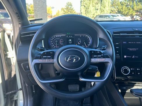 Used 2023 Hyundai Santa Cruz SE image 18