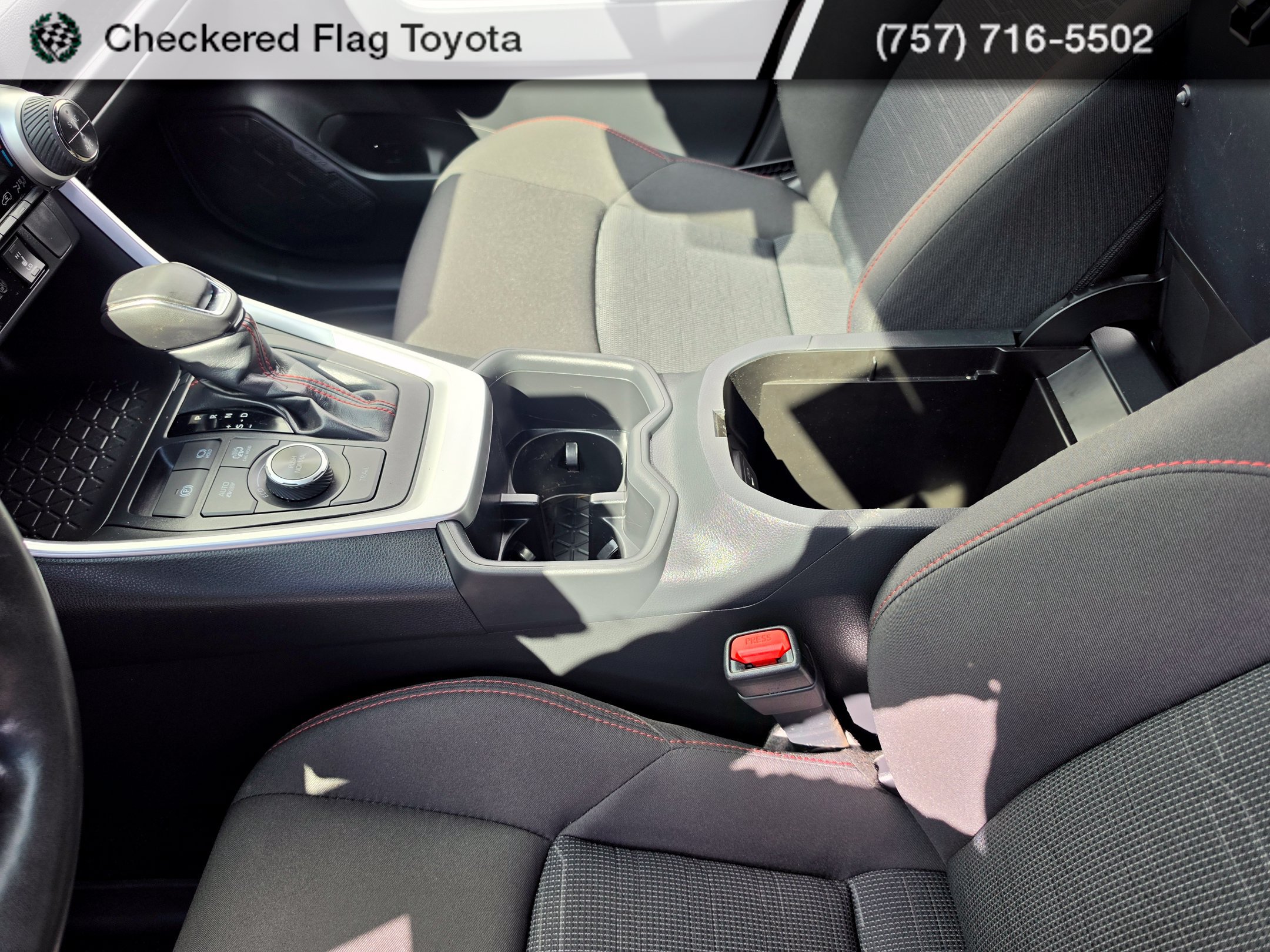 Used 2024 Toyota RAV4 SE w/ Weather & Moonroof Package AWD/4WD image 28