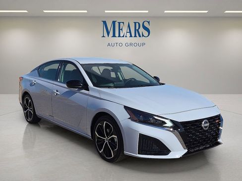 Used 2024 Nissan Altima 2.5 SR image 7