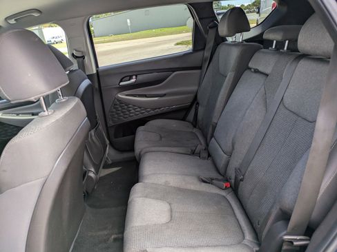 Used 2019 Hyundai Santa Fe SEL FWD image 10
