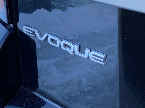 Used 2017 Land Rover Range Rover Evoque SE Premium image 9