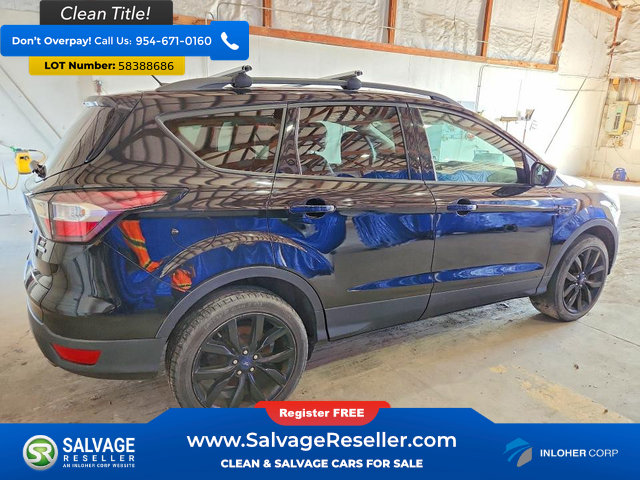 Used 2017 Ford Escape SE w/ SE Sport Appearance Package FWD image 4
