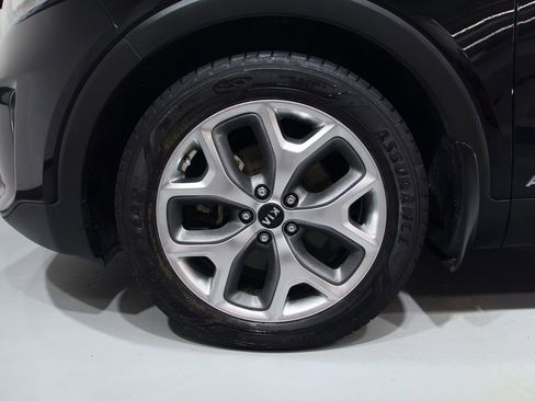 Used 2019 Kia Sorento EX AWD/4WD image 16