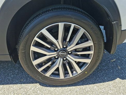 Used 2023 Nissan Kicks SV FWD image 7