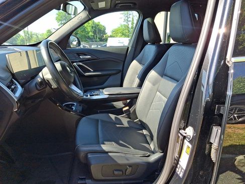 Used 2025 BMW X1 xDrive28i w/ Convenience Package AWD/4WD image 10
