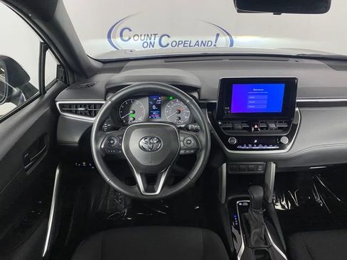 Used 2023 Toyota Corolla Cross AWD Hybrid image 17