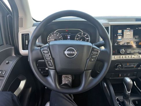 Used 2025 Nissan Frontier SV RWD image 13