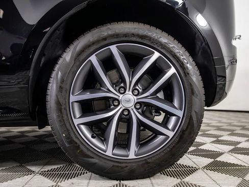 Used 2024 Land Rover Range Rover Evoque Dynamic SE AWD/4WD image 37