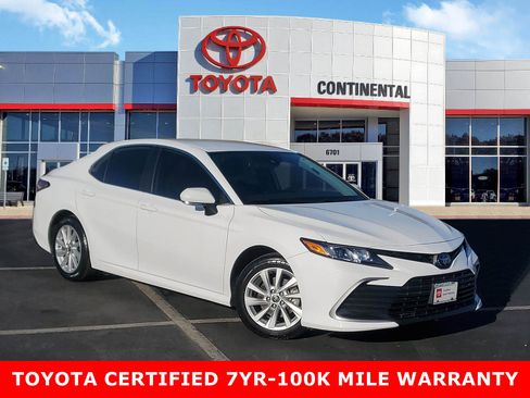 Certified 2022 Toyota Camry LE image 1
