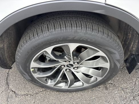 New 2026 Lincoln Aviator AWD image 10