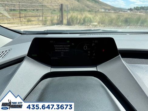 Used 2024 Toyota Prius XLE AWD/4WD image 18