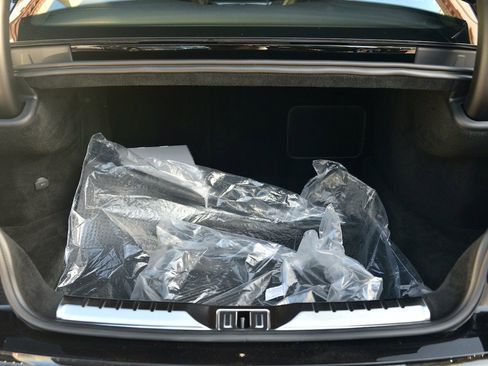 Used 2023 Bentley Continental GT Azure image 18