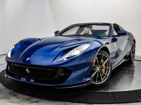 Used 2022 Ferrari 812 GTS RWD image 7