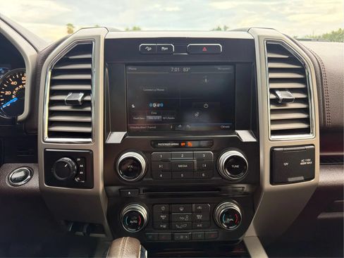 Used 2015 Ford F150 King Ranch w/ Equipment Group 601A Luxury AWD/4WD image 50