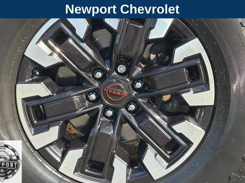 Used 2024 Nissan Frontier PRO-4X w/ Off-Road Protection Package image 26