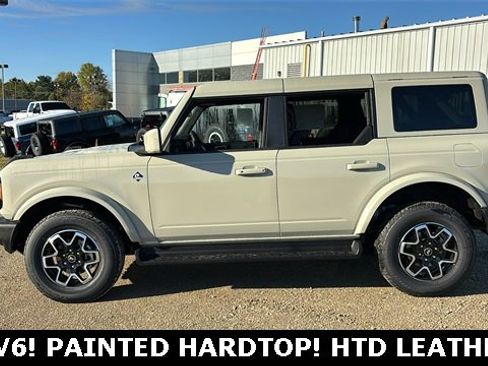 New 2025 Ford Bronco Outer Banks image 3