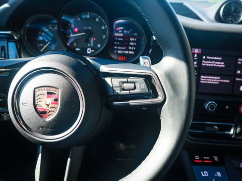 Used 2024 Porsche Macan image 20