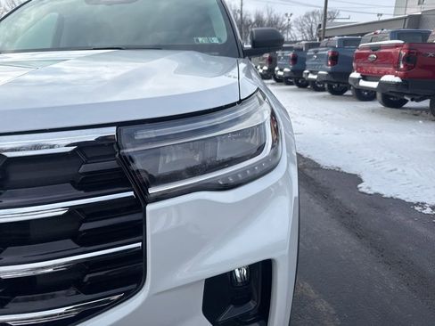 New 2026 Ford Explorer Active w/ Active Comfort Package image 4