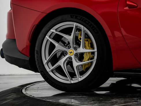 Used 2018 Ferrari 812 Superfast image 90