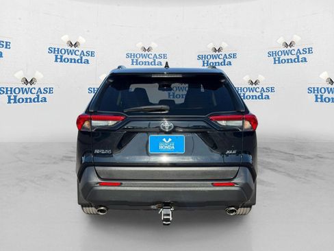Used 2019 Toyota RAV4 XLE w/ Carpet Mat Package FWD image 7