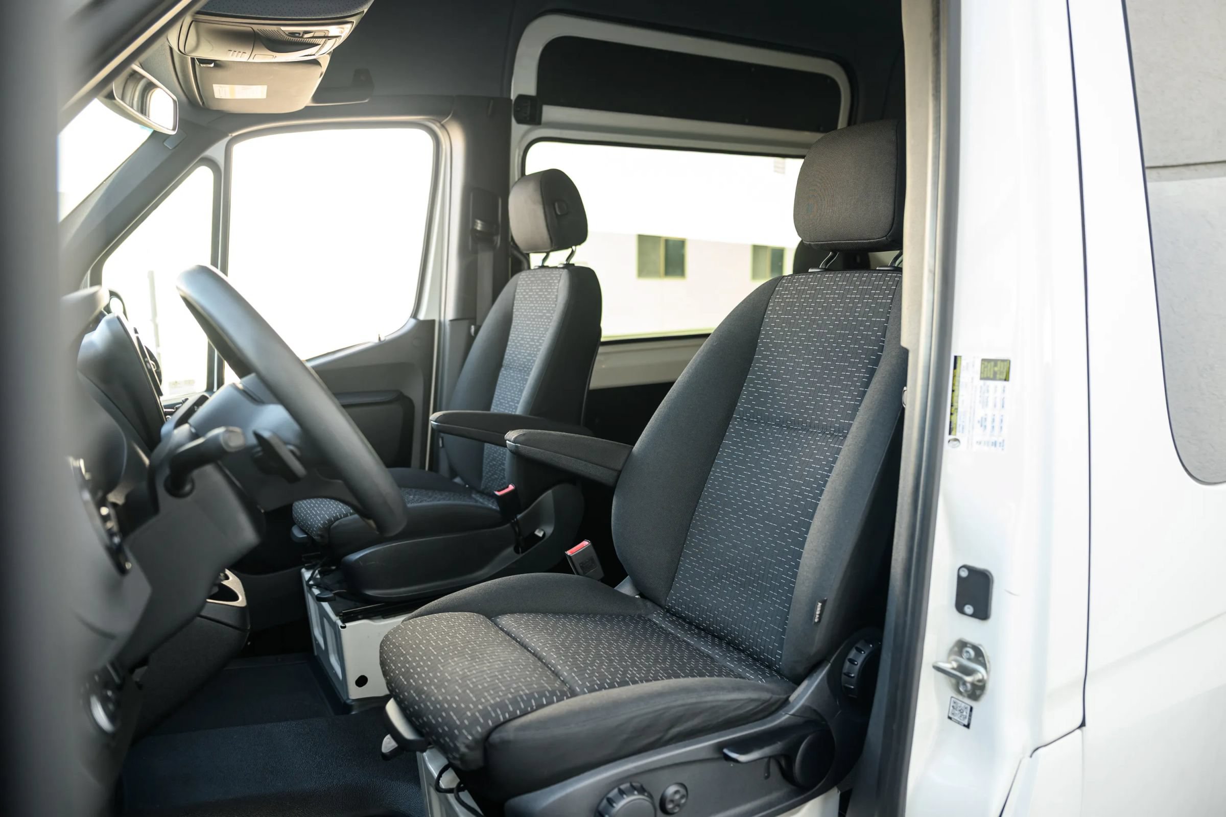 Used 2021 Mercedes-Benz Sprinter 2500 image 24
