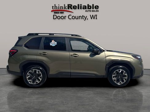Used 2025 Subaru Forester Premium AWD/4WD image 6