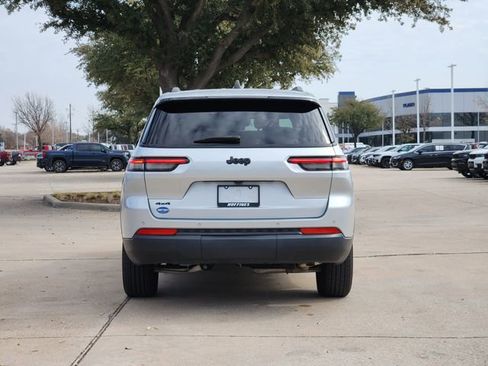 Certified 2024 Jeep Grand Cherokee L Altitude image 6