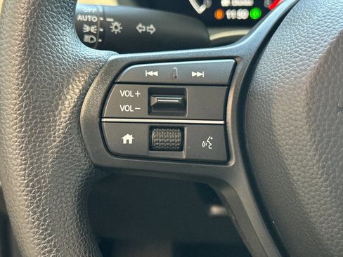 New 2027 Honda HR-V LX image 16