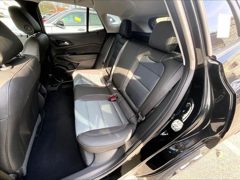 New 2026 Chevrolet Trax LT w/ Midnight Edition FWD image 15