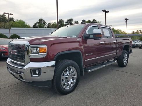 Used 2017 GMC Sierra 2500 SLT w/ Duramax Plus Package AWD/4WD image 3