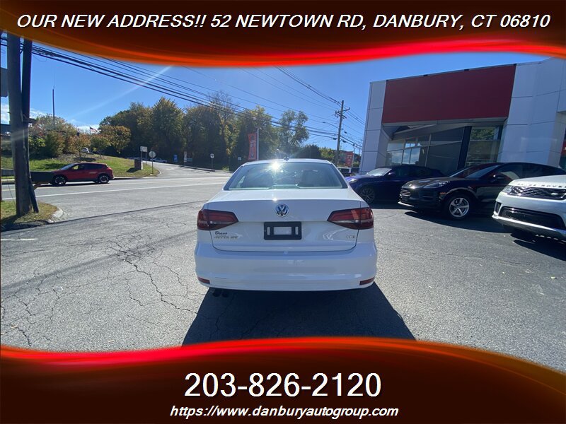 Used 2017 Volkswagen Jetta SE FWD image 3