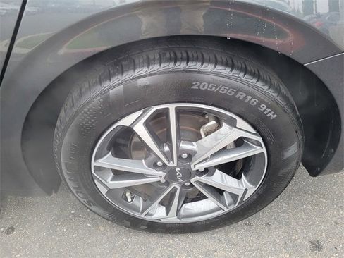 Used 2023 Kia Forte LXS image 24