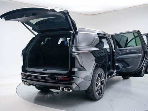 New 2026 Chevrolet Traverse High Country image 22