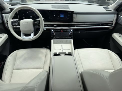 Used 2025 Hyundai Santa Fe Limited FWD image 13