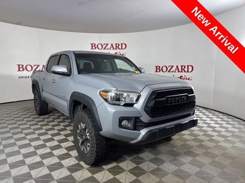 Used 2018 Toyota Tacoma TRD Off-Road image 1