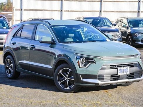 New 2025 Kia Niro EX w/ EX Cold Weather Package image 2
