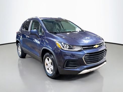 Used 2018 Chevrolet Trax LT w/ LT Convenience Package AWD/4WD image 3