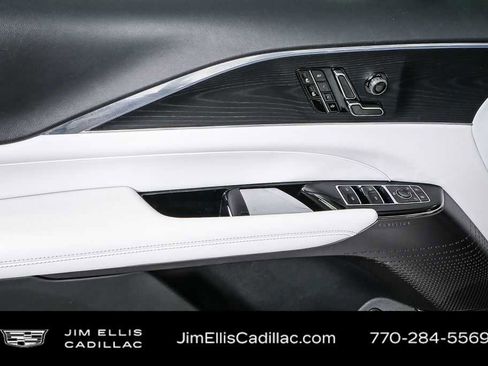 Certified 2024 Cadillac Lyriq Sport image 7