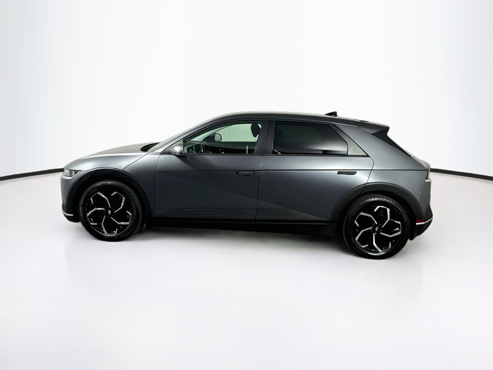 Used 2024 Hyundai Ioniq 5 SEL AWD/4WD image 4