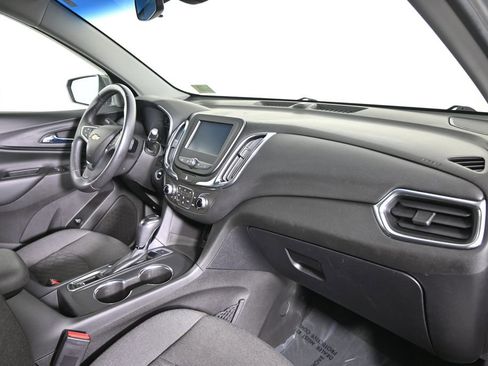Used 2018 Chevrolet Equinox LT image 14