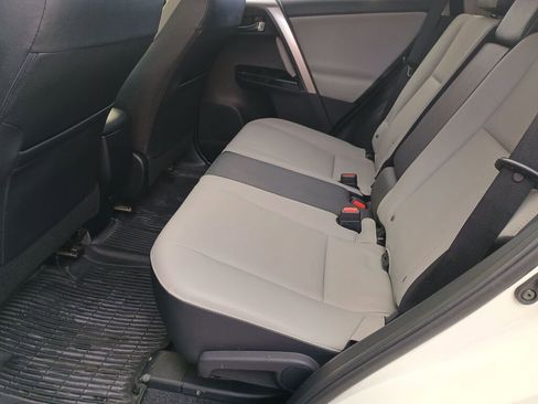 Used 2018 Toyota RAV4 Limited image 17