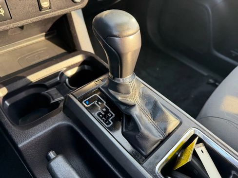 Used 2016 Toyota Tacoma TRD Sport w/ Towing Package image 19