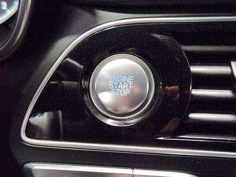 Used 2023 Genesis G70 2.0T RWD image 38